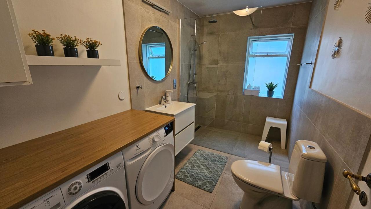 B&B Rooms Husavik 3 Екстериор снимка