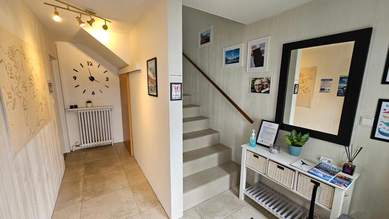 B&B Rooms Husavik 3 Екстериор снимка